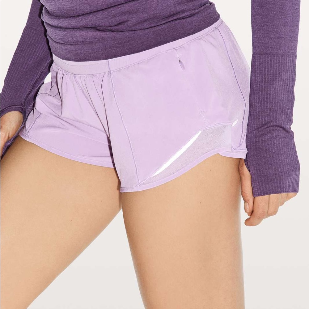 Lululemon Hotty Hot II *2.5” Shorts lilac quartz